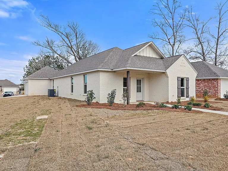 901 Gemstone Dr — Photo 3