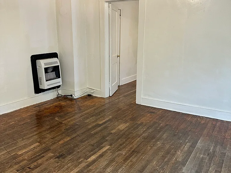 409 Moffett St #3 — Photo 4