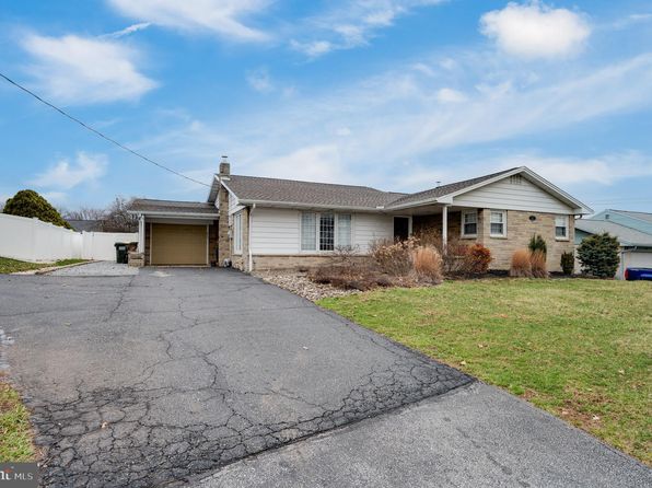 22 E Swartzville Rd, Denver, PA 17517