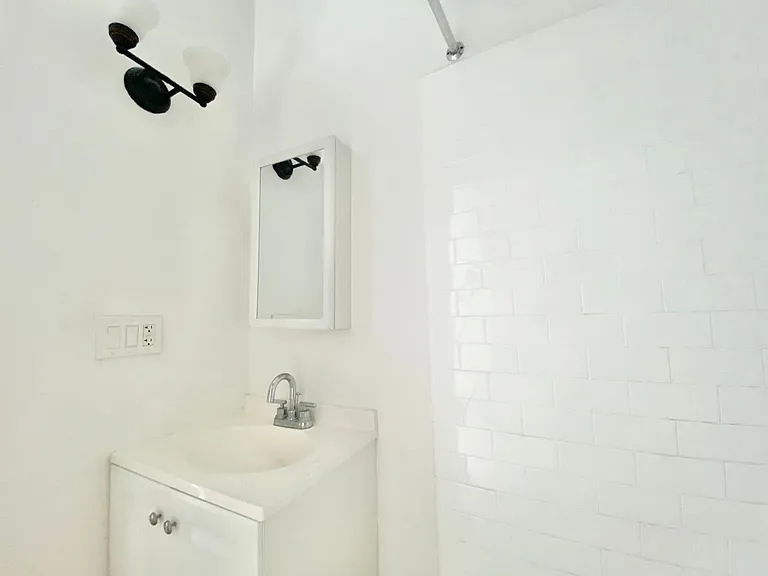 The Ritz Apartments — Photo 13