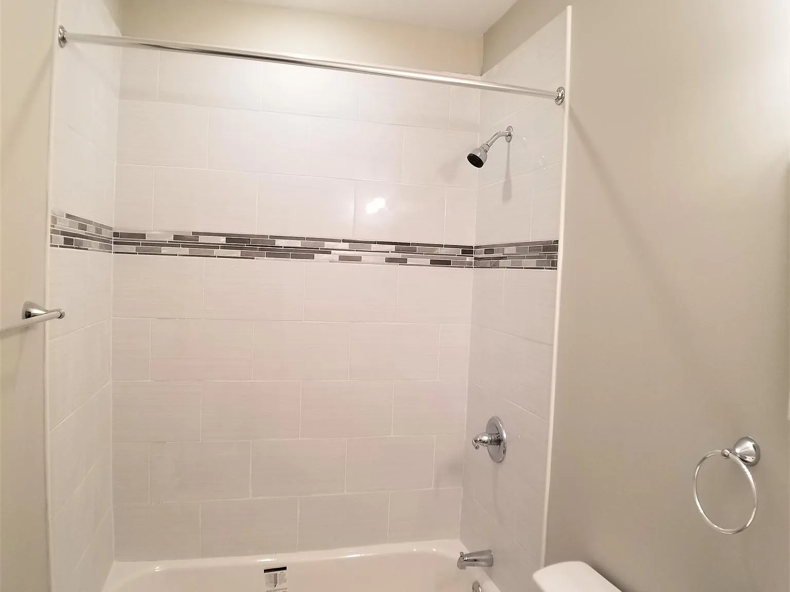 2 bed, 800 sqft, $1,200 — Photo 3