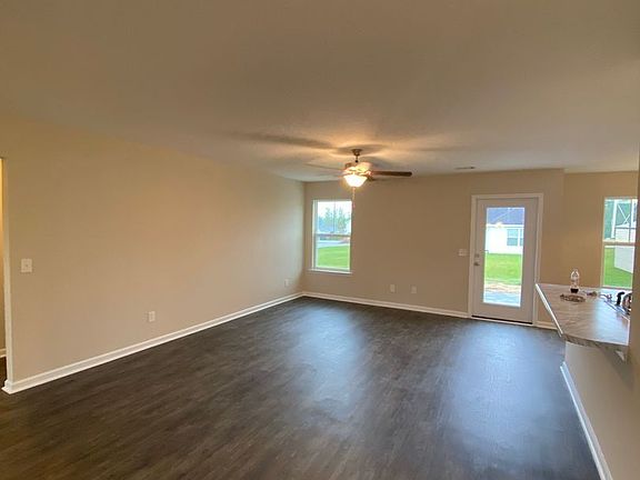 5th image of 106 Auburn Cir