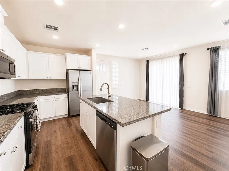 16570 Wyndham Ln — Photo 7