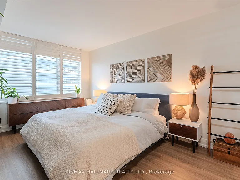 39 Parliament St #916 — Photo 21