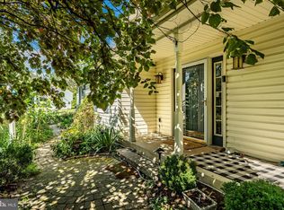 17 Doe Run Ln, Pottstown, PA 19464