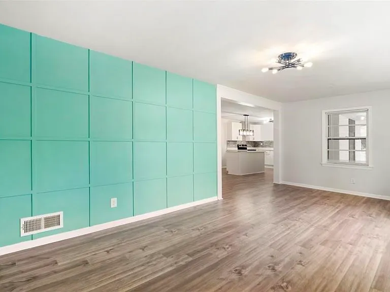 2318 Green Forrest Dr — Photo 9