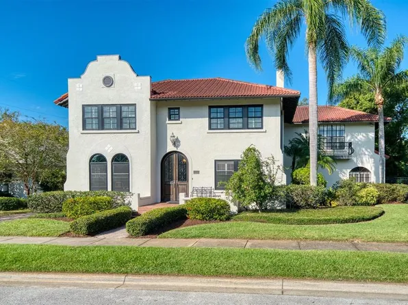 1106 Palm View Ave, Belleair, FL 33756