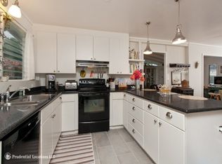 545 Ka Awakea Pl, Kailua, HI 96734