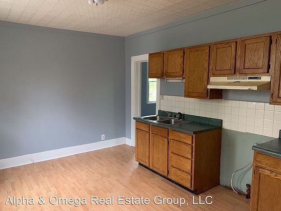 2nd image of 410 N Market St