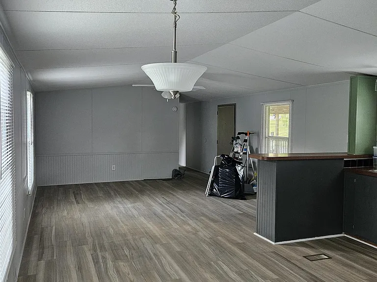 Dining to family room