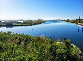 31 Hickory Point Extension Rd, Hampstead, NC 28443