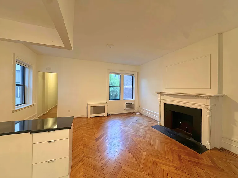 306 W 92nd St #3R — Photo 7