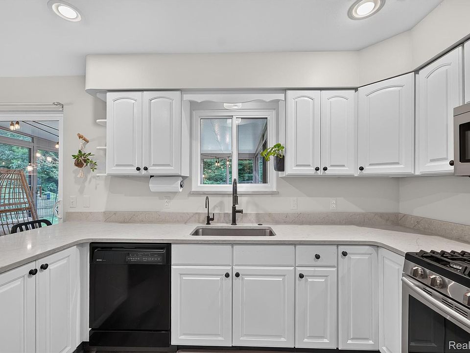 8965 Tartan Dr, photo 13