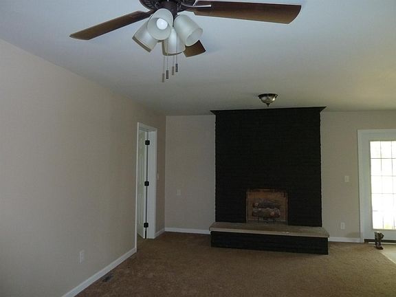2nd image of 105 Ashbrook Ct
