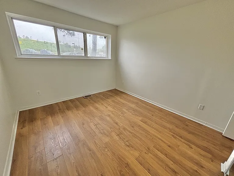 425 Rathburn Rd E #74 — Photo 16