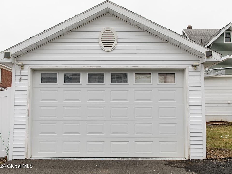 118 Van Schaick Avenue, Cohoes, NY 12047 Zillow