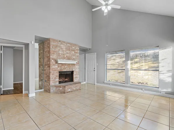 8530 Scenic Green Dr, Houston, TX 77088