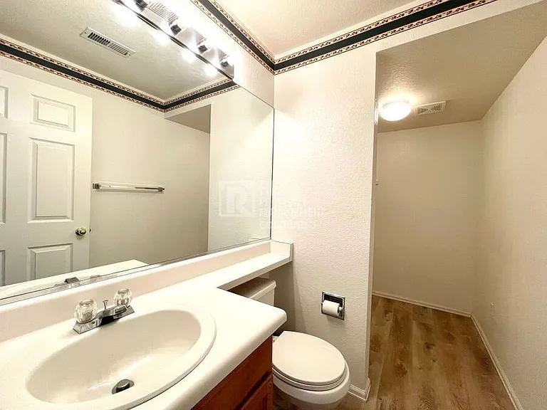 4347 S Halifax St — Photo 7