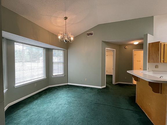3rd image of 18 Neil St NE
