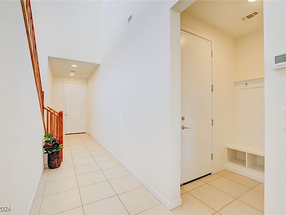 3rd image of 10278 Kesington Dr