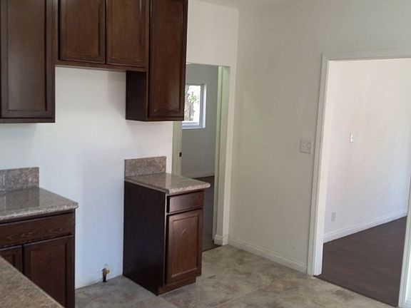 5th image of 821 N Gage Ave
