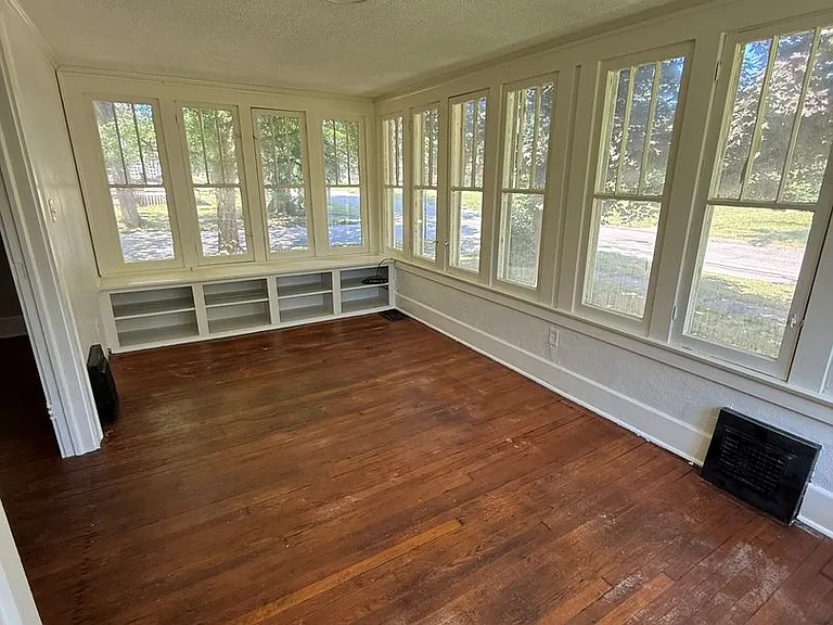 227 Crandall Ave — Photo 12