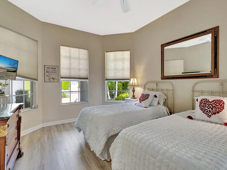 2941 Twin Oaks Way — Photo 16