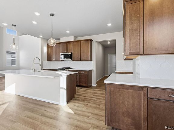 4th image of 15333 Poplar Street
