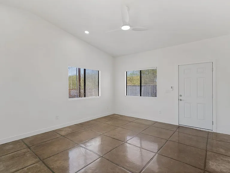 620 E Lester St #2 — Photo 9