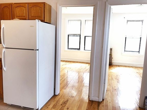 4th image of 2302 29th Ave APT 1F
