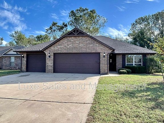 2nd image of 2222 Brook Dr