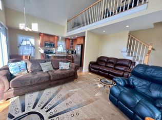 22 Cable St, Wells, ME 04090