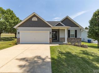 500 Osprey Ct, Winfield, MO 63389