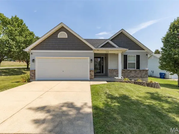 500 Osprey Ct, Winfield, MO 63389