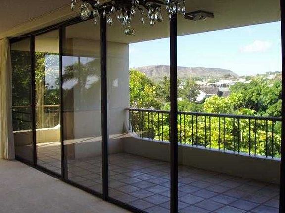 2bdrm condo lanai facing Diamond Head