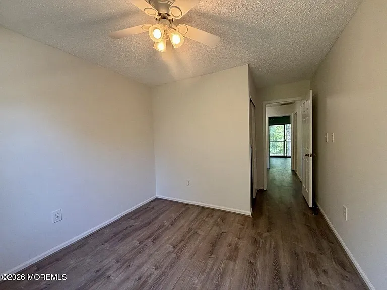 7 Stuart Dr #3 — Photo 21