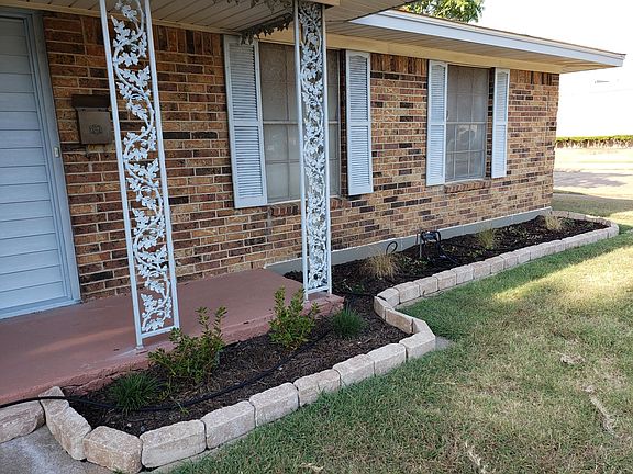 3rd image of 3301 Hillsdale Ln