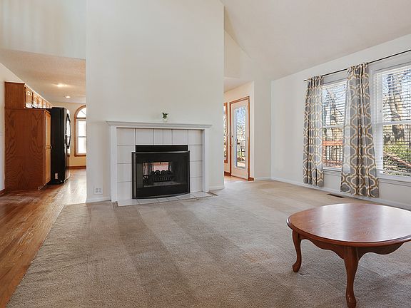 5th image of 15217 Horton St