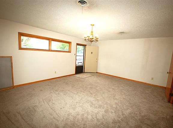 4th image of 2037 Briarwood St