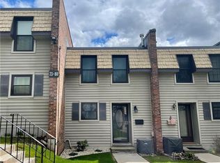 76 Chestnut Hls, New Hartford, NY 13413
