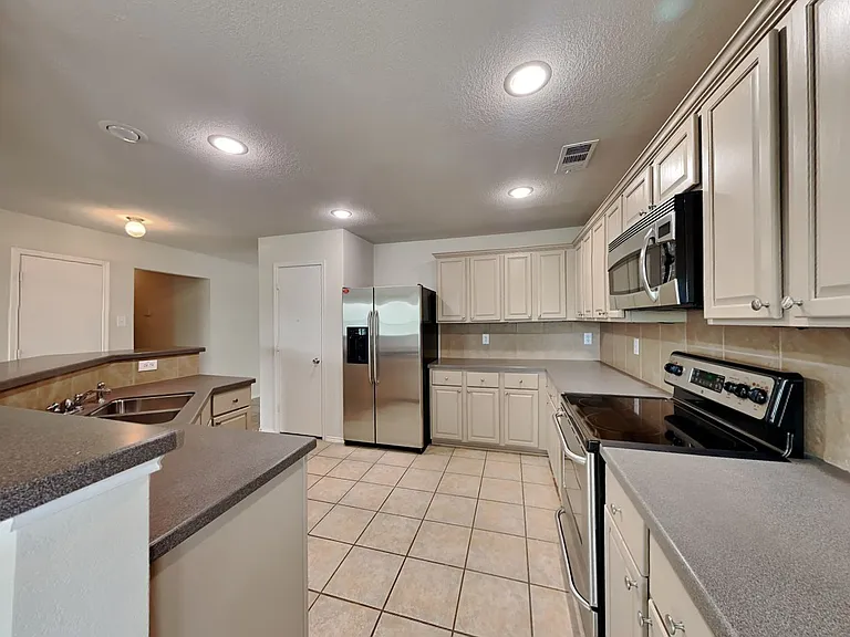 9045 Trail Blazer Dr — Photo 5