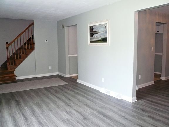 3rd image of 1787 Lemont Dr