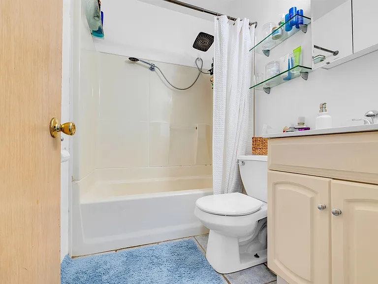 612 Hudson St #3 — Photo 13