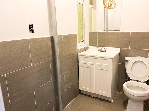 4th image of 94 Elliott Ave APT 1