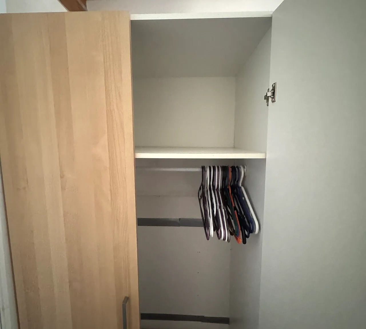 1 bed, 225 sqft, $855 — Photo 3