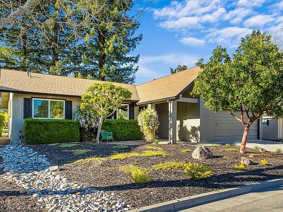 2nd image of 411 Twin Lakes Circle