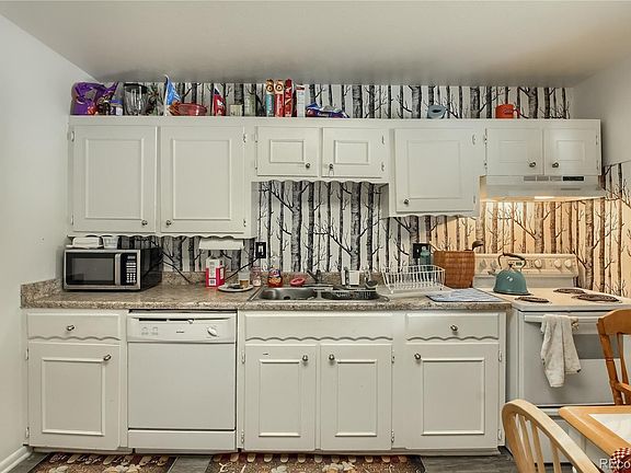 4th image of 2515 S Sheridan Blvd
