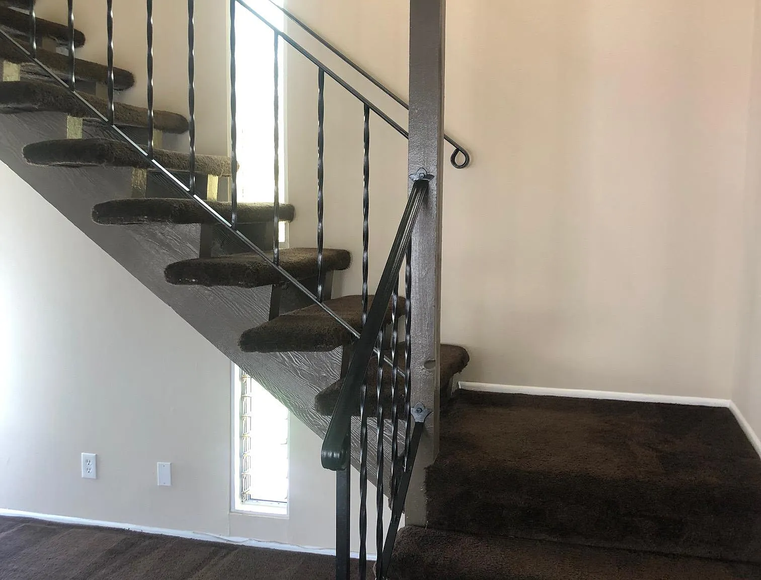 377 W Wilson St — Photo 2