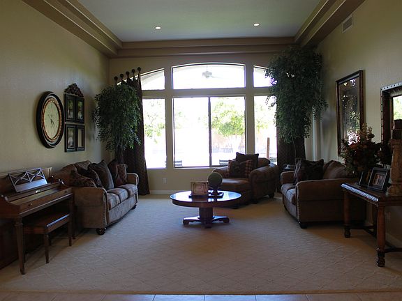 4th image of 3928 E Fairbrook Cir