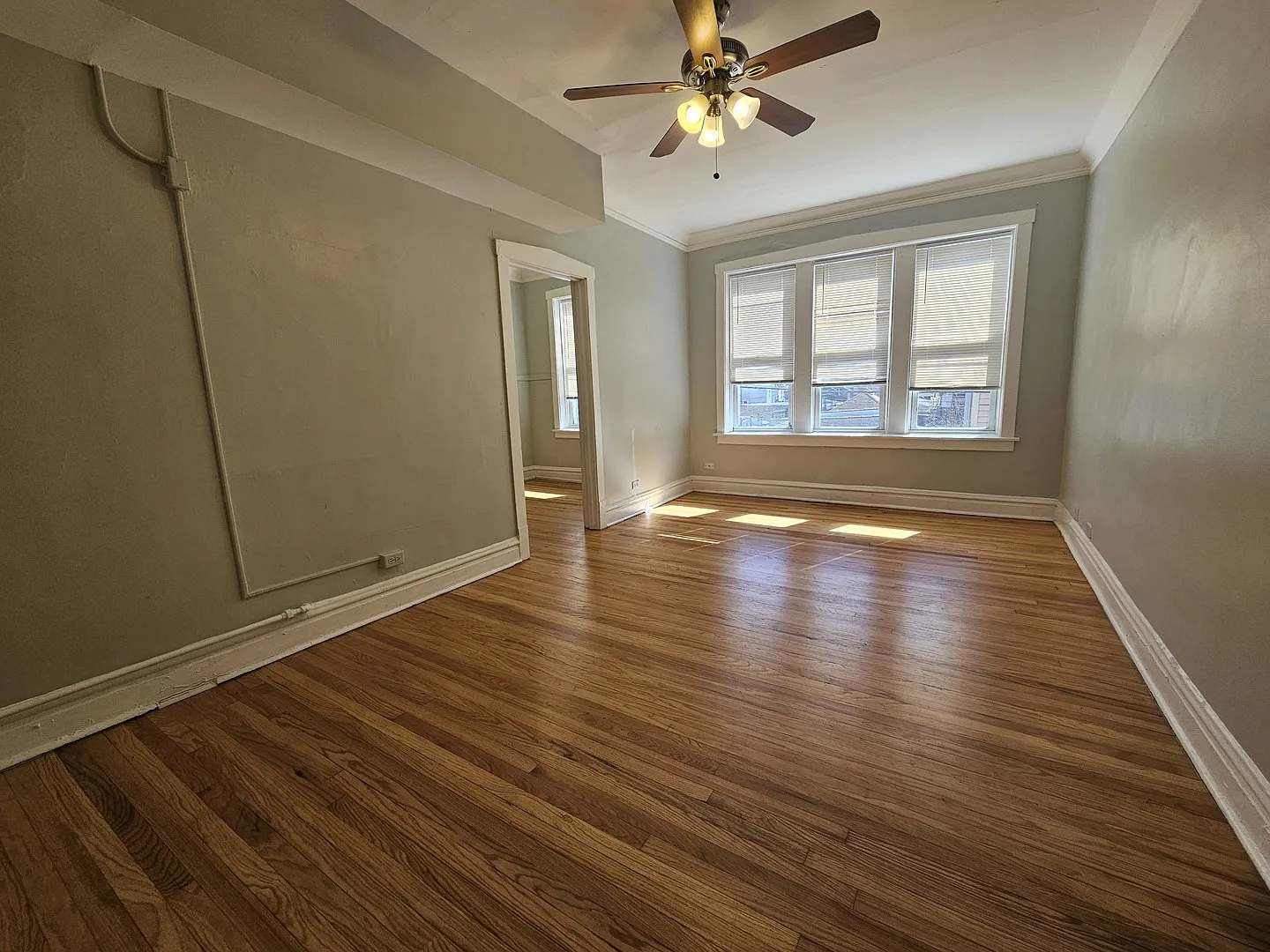 4749 N Monticello Ave — Photo 2